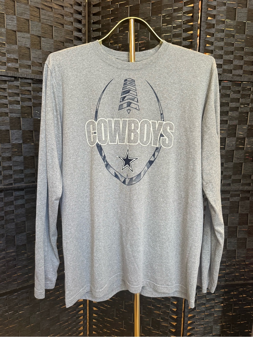 Dallas Cowboys Men's Gray Long-Sleeve Graphic Shirt